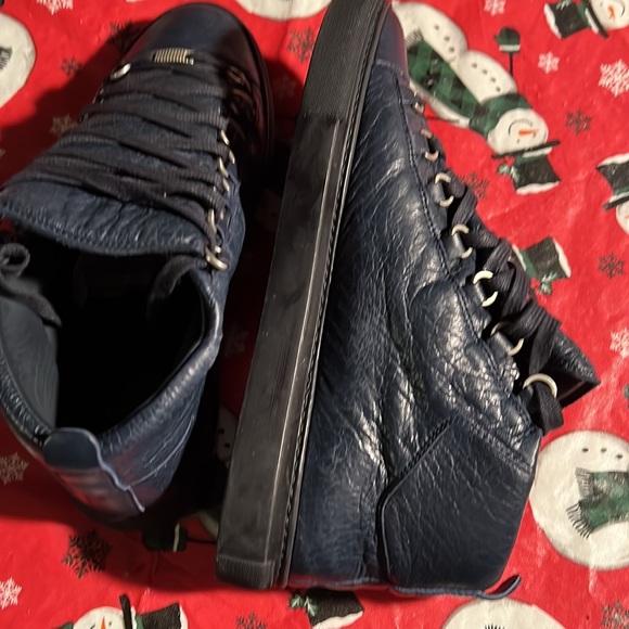 Balenciaga Arena High Top Sneakers
Blue Leather
Round-Toes - Picture 6 of 7